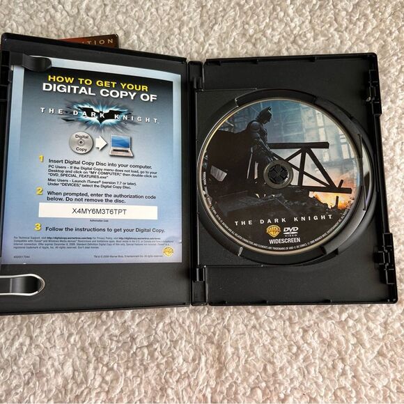 The Dark Knight 2 Disc Special Edition DVD Heath Ledger Christian Bale - Picture 3 of 5